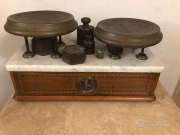 Bilancia a sospensione dopoio piatto