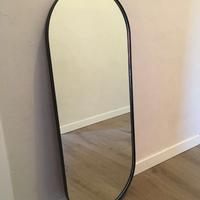 Specchio ovale stile moderno-industriale