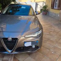 Alfa Romeo Giulia 2.2 180cv 