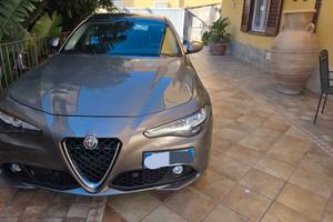 Alfa Romeo Giulia 2.2 180cv 
