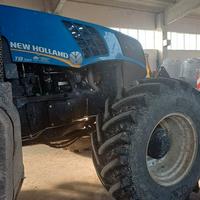 Trattore New Holland T8 390