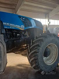 Trattore New Holland T8 390