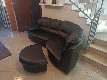 divano in pelle semicircolare 