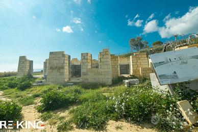 Villa con piscina in costruzione-Vista mare