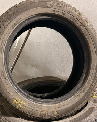 Pneumatici da neve 235-55-18