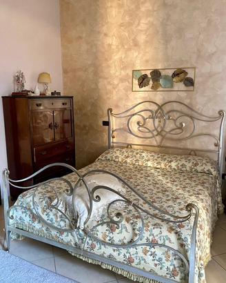 Letto matrimoniale CIACCI in acciaio – come nuovo