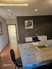 Ufficio già arredato in zona centrale