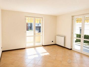 Appartamento di 140 m² con 5 locali e box auto dop