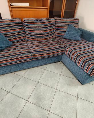 divano con chaise longue