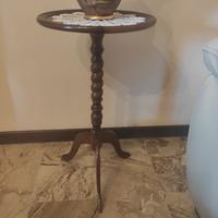 Treppiedi in legno per vasi o soprammobili