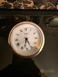Orologio da tavolo in metallo