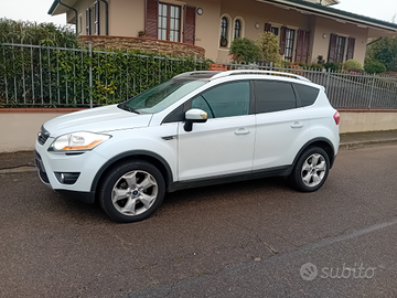 Privato vende Ford Kuga unico proprietario