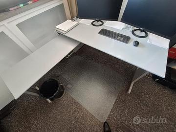 scrivania ufficio