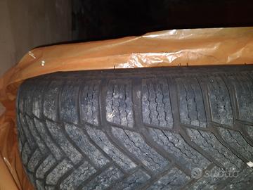 pneumatici invernali volvo V50 con cerchi