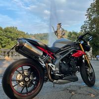 Triumph speed triple 1050 r