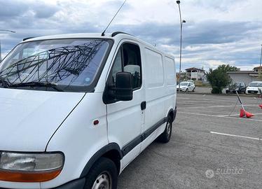 Furgone Renault Master gancio traino