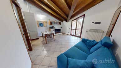 CADORAGO: bilocale mansardato attualmente locato