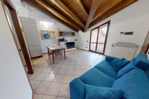 CADORAGO: bilocale mansardato attualmente locato