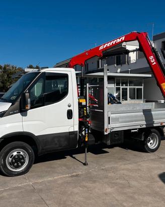 A 38 IVECO DAILY 35C15 CASSONE FISSO E GRU