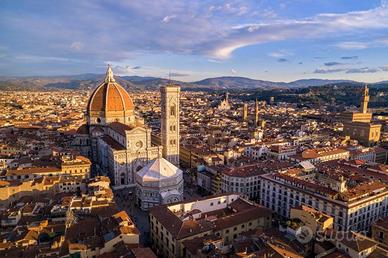 Appartamento di 130 m² con più di 5 locali a Firen