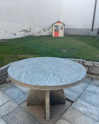 Tavolo in serizzo