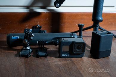 GoPro Hero 8 Black + Shorty + SD 64GB + Caricatore