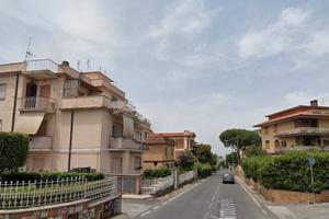 Monte compatri bilocale con balcone e terrazzo