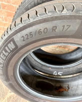 Treni gomme estive + termiche in perfetto stato