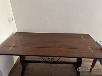 Tavolo da cucina o soggiorno