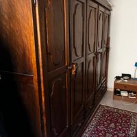 Armadio in legno massello Noce