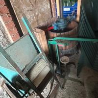 Torchio per uva e Pigiadiraspatrice