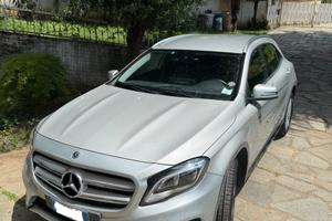 MERCEDES GLA 220
