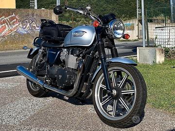 TRIUMPH Bonneville SE