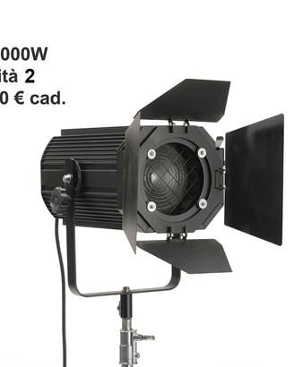 Attrezzatura fotografica varia per sala di posa