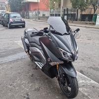 Scooter t-max per motivi familiari