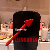 Frigo da tavolo Red bull-rivisitato di design