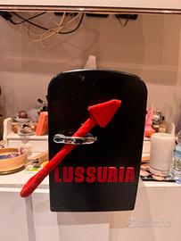 Frigo da tavolo Red bull-rivisitato di design