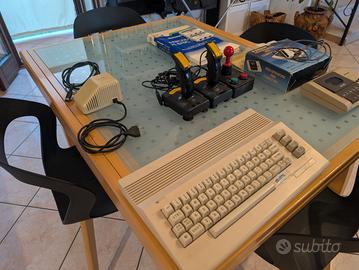 Lotto Vintage Commodore 64C (Scheda ASSY 250425) 