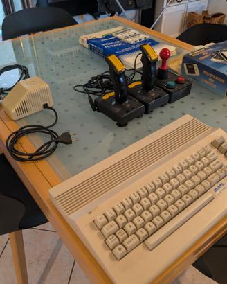 Lotto Vintage Commodore 64C (Scheda ASSY 250425) 