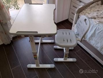 Scrivania regolabile in altezza 25€