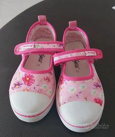 scarpe aperte con strappo n 26 rosa con fiorellini