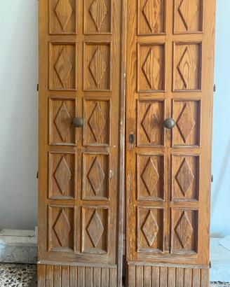 Portone in legno massell
