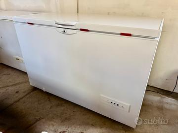 Congelatore a pozzetto Indesit OS 600 HT