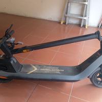 monopattino elettrico kQi2 della niu