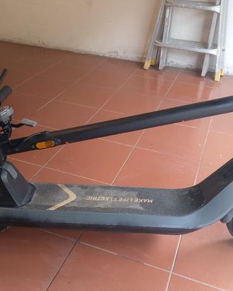 monopattino elettrico kQi2 della niu