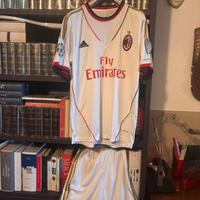 Completo originale Milan
