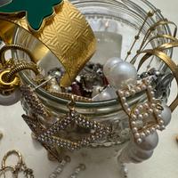 Lotto di Bigiotteria varia: Collane, Bracciali