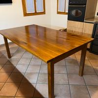 Tavolo da cucina in legno massiccio