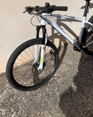 Bici Mtb cross country RACE700 telaio in alluminio