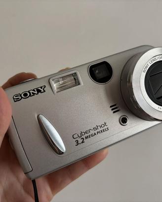 Sony Cyber-shot DSC-P52 3.2MP FUNZIONANTE